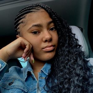 Meet your Posher, Mikayla